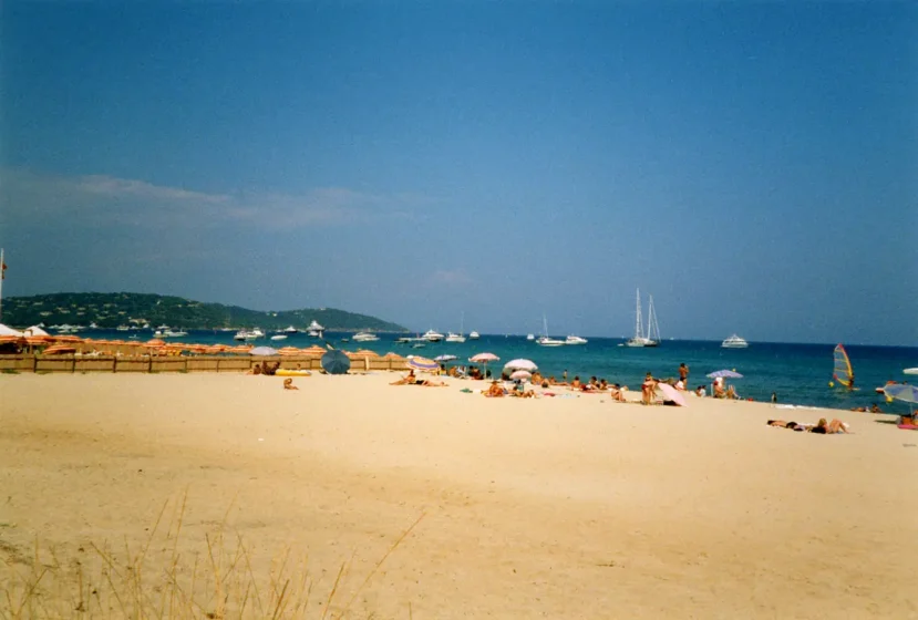 Praia de Pampelonne próxima a Saint-Tropez na Riviera Francesa