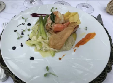 gastronomia de gramado 1
Prato branco com entrada colorida
