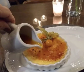 gastronomia de gramado 7
Creme Brulee servido com calda de pistache