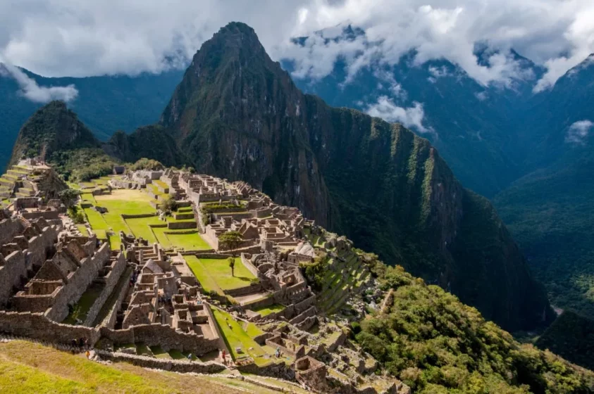 Vista aérea da montanha de Machu Picchu, no Peru