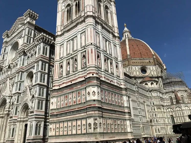 Duomo e Campanário de Giotto em Florença, Itália