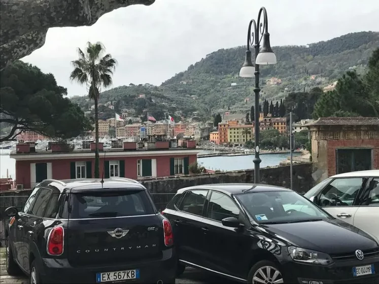 Vista da marina e da baía de Santa Margherita Ligure na Riviera Italiana