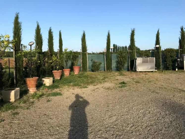 Placa da vinícola Poggio ai Laghi na Toscana.