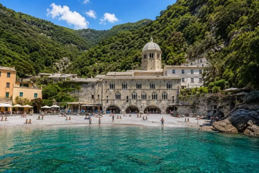 Abadia de San Fruttuoso vista da praia