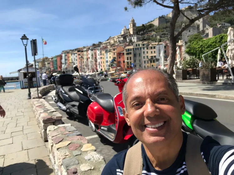 Antonio Luiz Barbosa, autor do Viver, Viajar e Sonhar, em Portovenere, Itália.