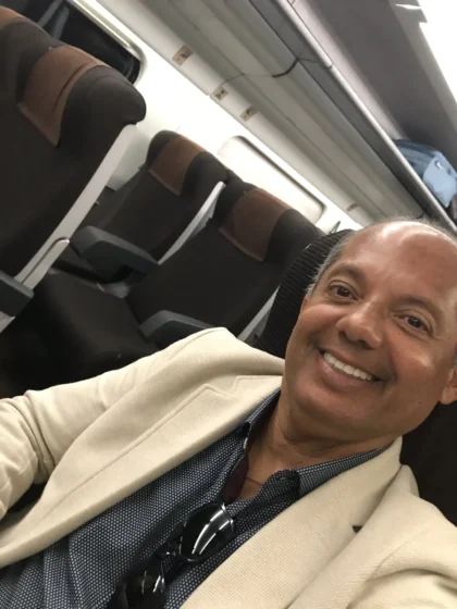 Viagem de trem pela Ligúria durante experiência do autor em 2018